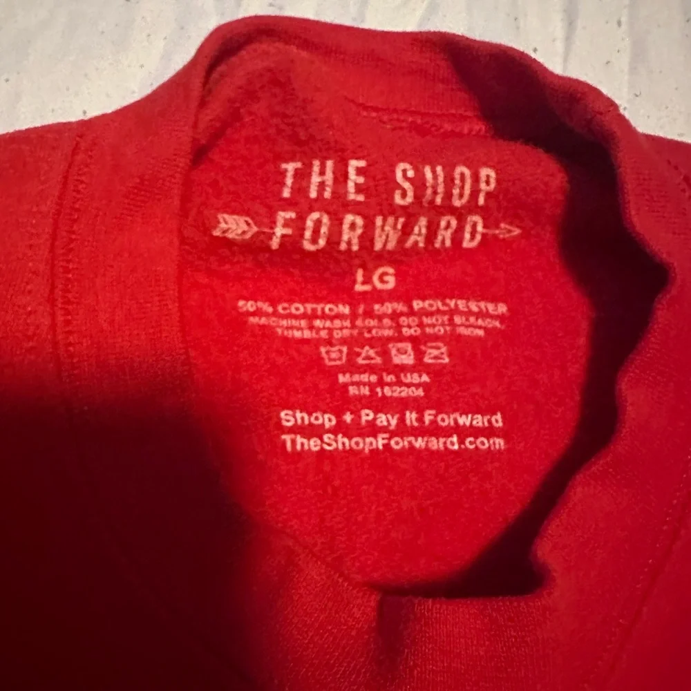 Taylor Swift Go Taylor’s Boyfriend Travis Kelce Chiefs Red Women’s Sweatshirt - Picture 2 of 3